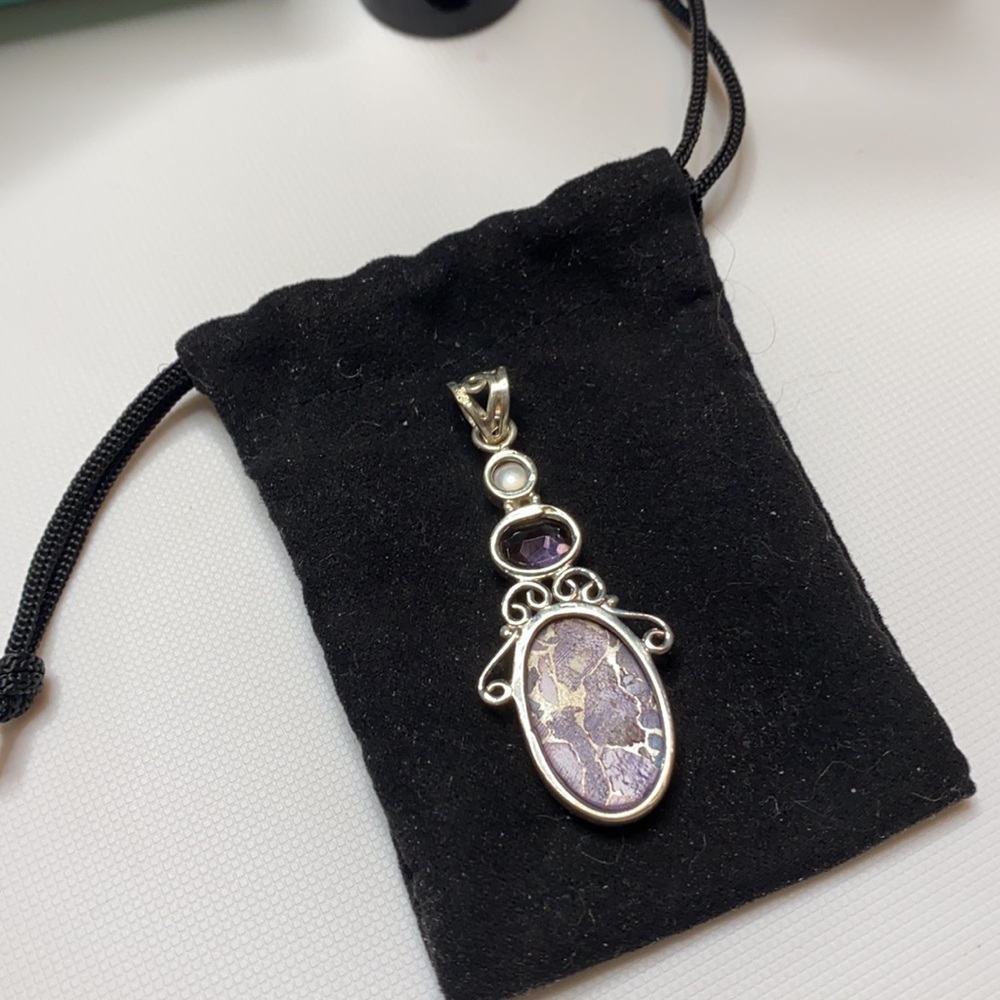 A beautiful Purple Copper Turquoise with an Amethyst gemstone - Picture 2 of 4